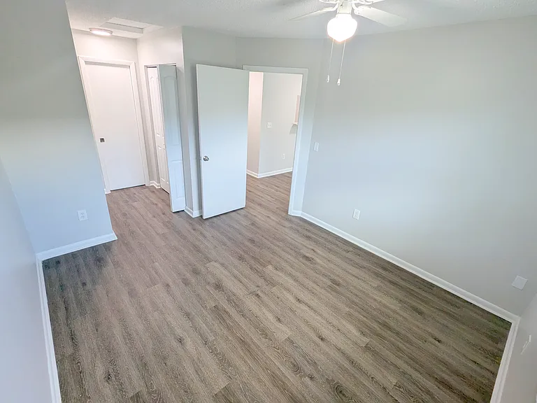 3031-3045 Springfield Ln #3043 — Photo 19