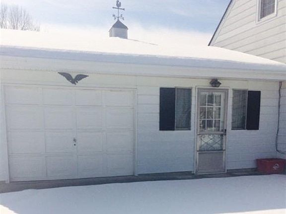 4th image of 221 Cole Dr