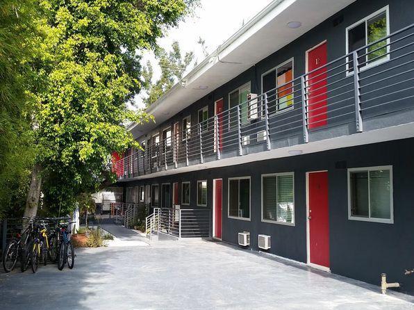 2119 N Beachwood Dr APT 11