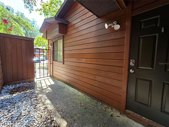 3rd image of 842 SW 55TH TERRACE