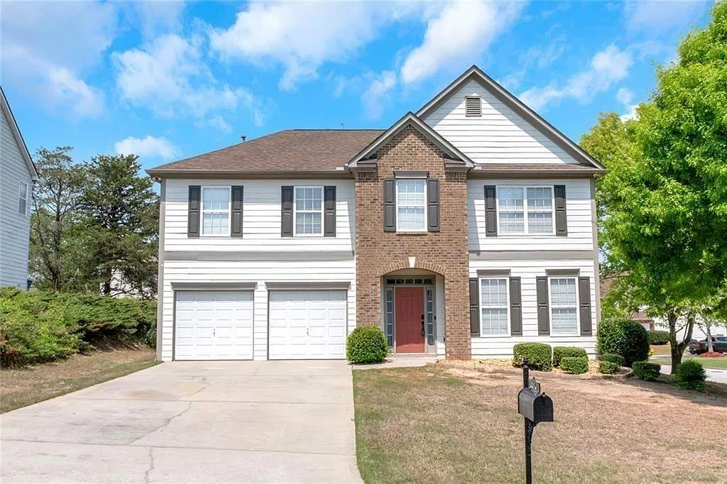 4 bed, 2.5 bath, 2834 sqft, $2,950 — Photo 1