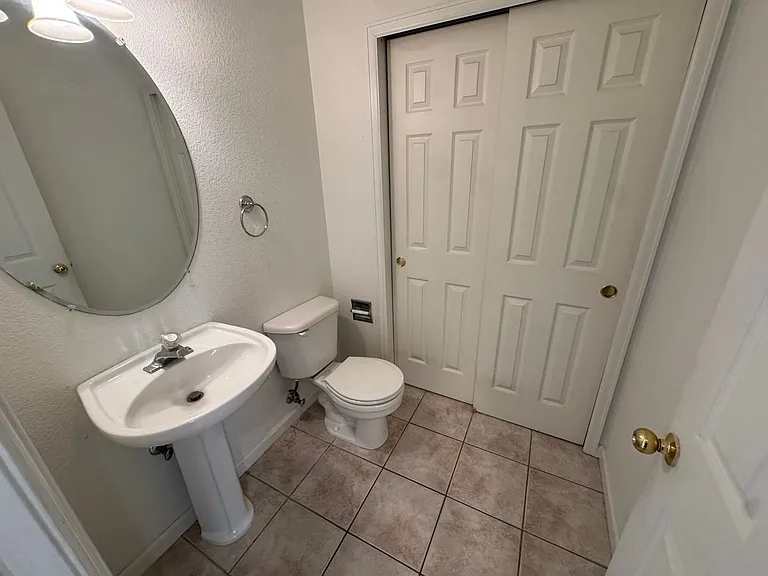 4505 S Auckland Ct — Photo 26