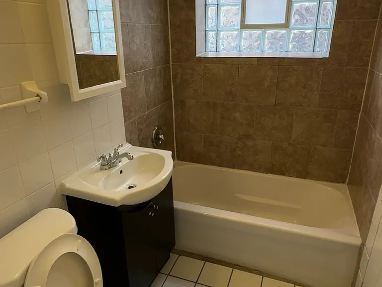 1305 E Roosevelt Rd #2 — Photo 4