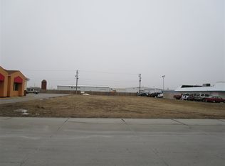 1911 Krenzien Dr, Norfolk, NE 68701