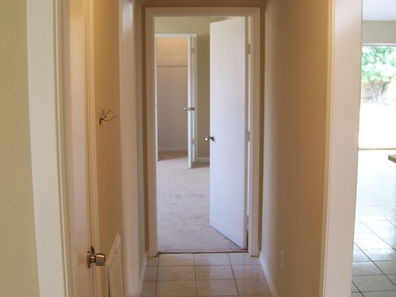 Bedroom Hallway 1_11062017