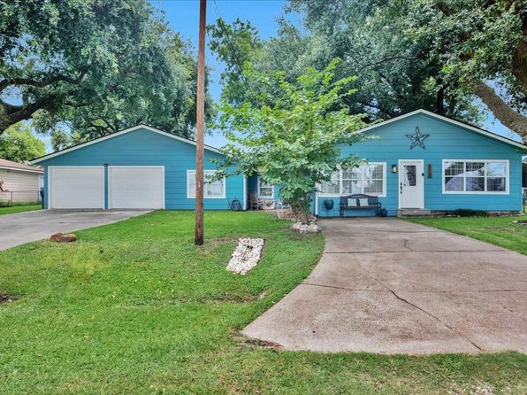 683 Water View Dr