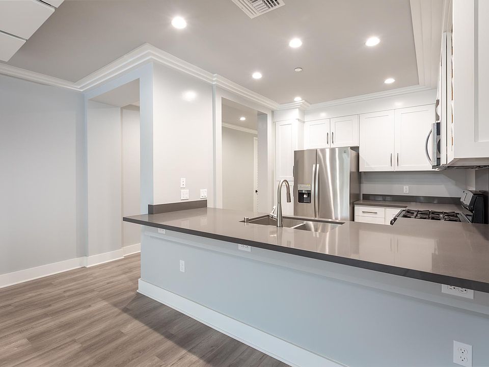 1st image of 1350 Roxbury Dr #214