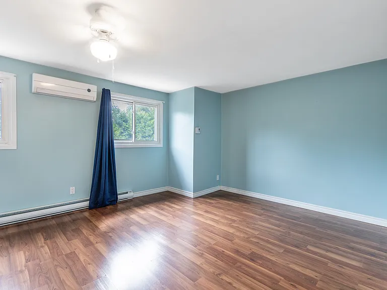 159 Sandringham Cres — Photo 4