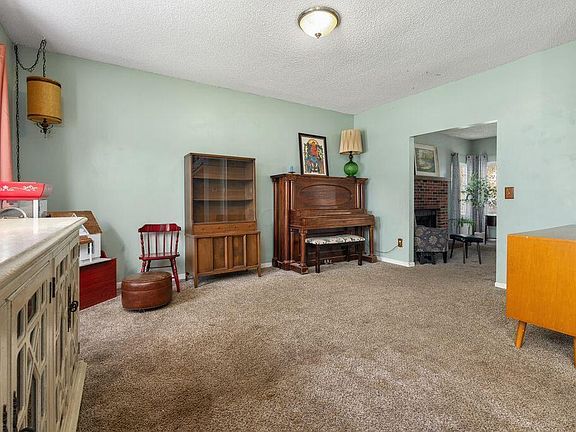 5th image of 3322 Grovepark Dr
