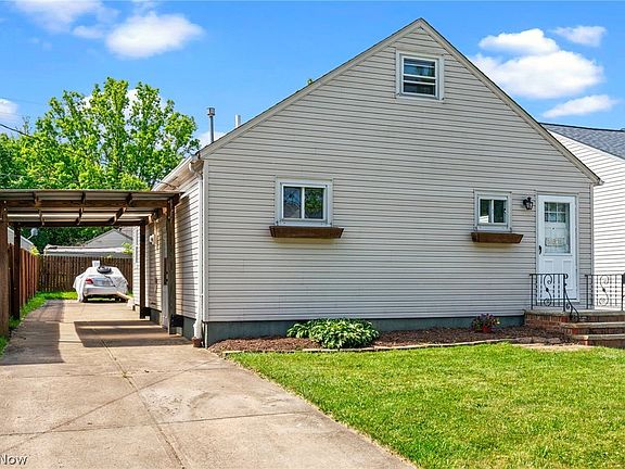 2nd image of 18321 Rockland Ave