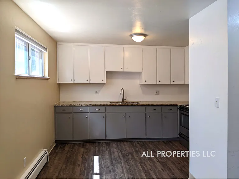 919 3rd St #2 — Photo 11