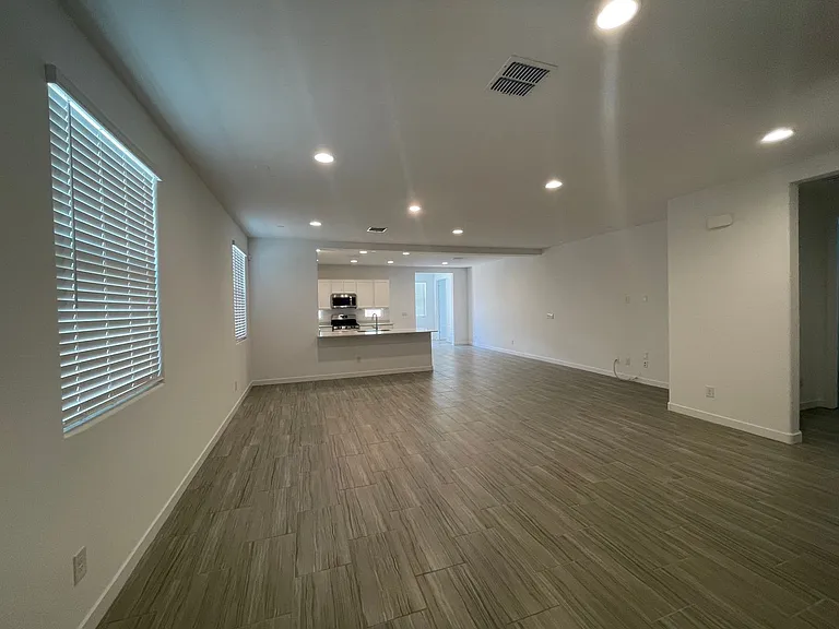 9343 W Glenrosa Ave — Photo 4
