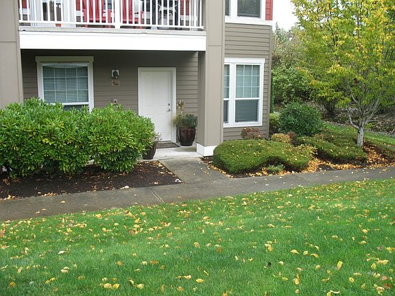 2nd image of 22609 NE Alder Crest Dr Unit 5B