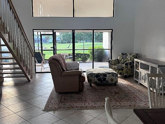 4th image of 211 Deerwood Ct #1