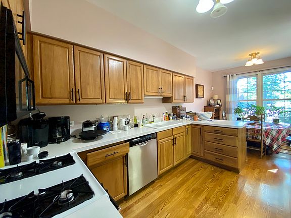 4th image of 2065 Glenlake Dr