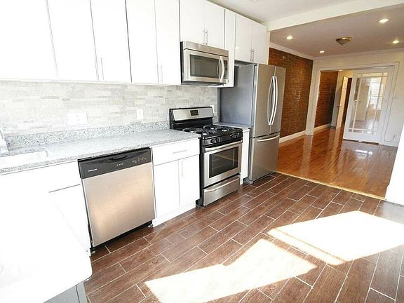 3rd image of 252 Wyckoff St APT 4R