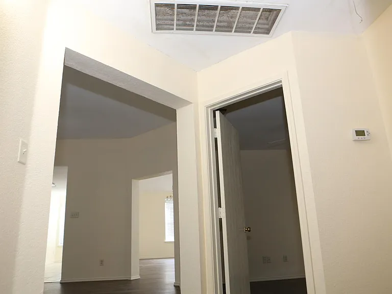 7305 Maplewood Dr — Photo 30