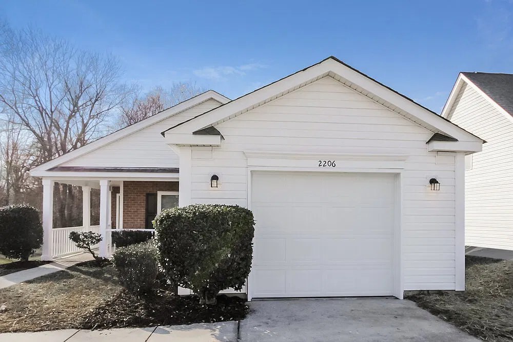 3 bed, 2.0 bath, 1150 sqft, $2,630 — Photo 3