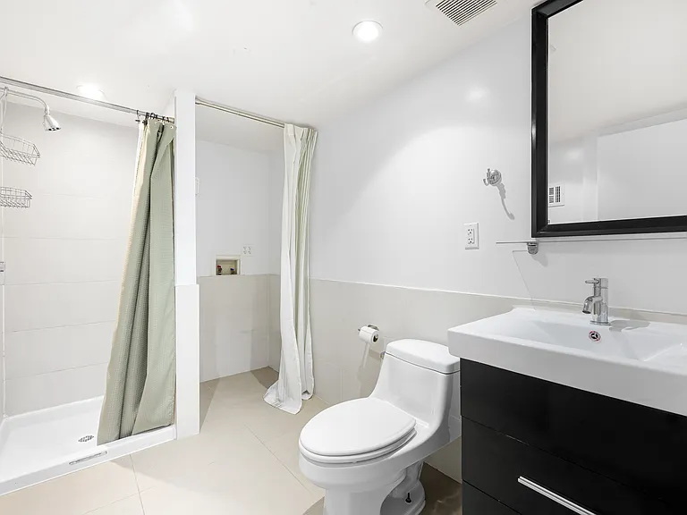 105 Grand Ave #2D — Photo 11
