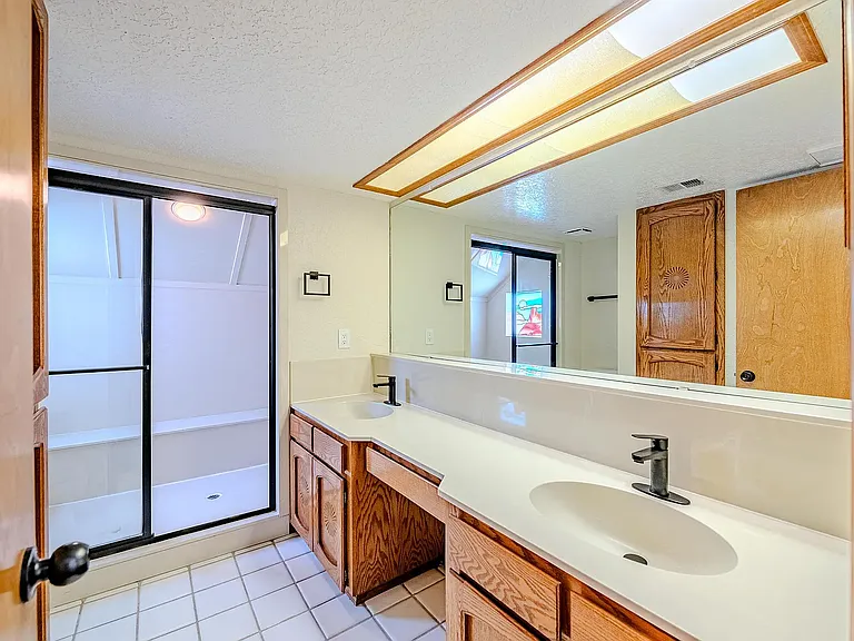 5137 Glenwood Pointe Ln NE #5137 — Photo 42