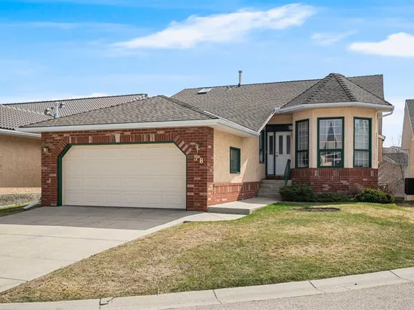 58 NW Evergreen Bay SW, Calgary, AB T2Y 3E9