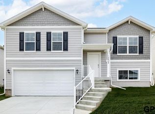 13611 Whitmore St, Omaha, NE 68142