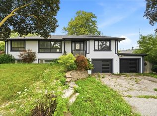 194 Simcoe Rd, Bradford West Gwillimbury, ON L3Z1Y9