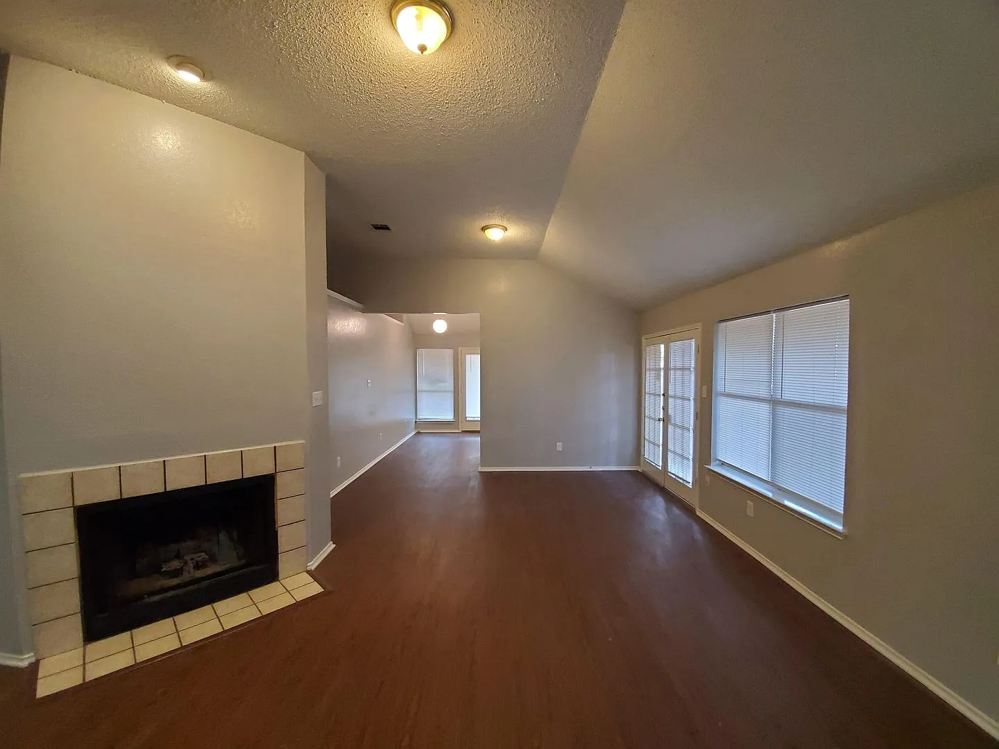 Great 2 bedroom duplex! — Photo 3