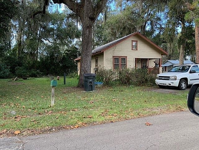 2nd image of 206 SE 1st St