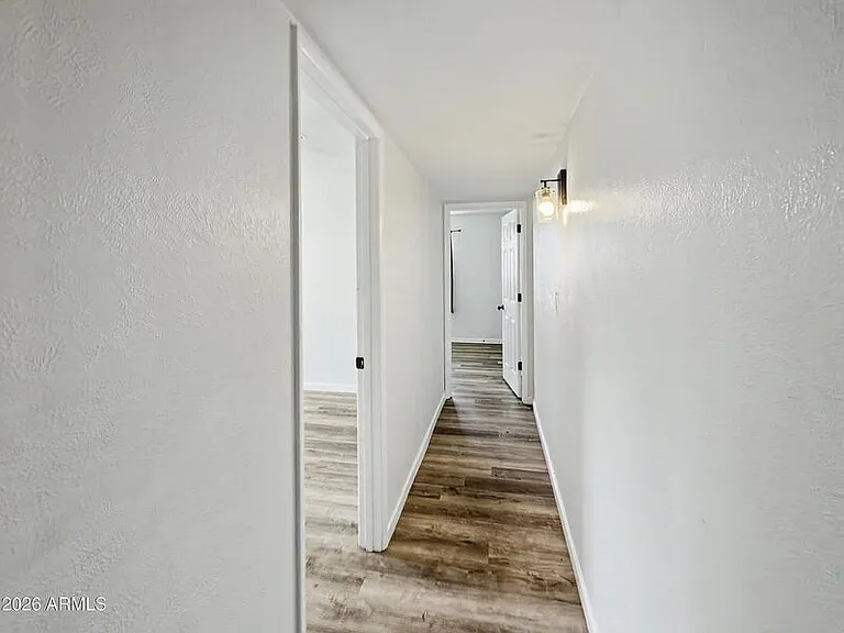 1542 W 5th Pl — Photo 16