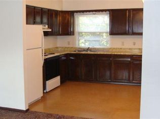 104 Locust St APT 23, Waverly, IA 50677
