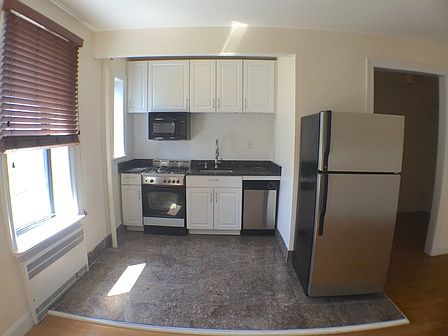 5th image of 80 Woodruff Ave APT 3B