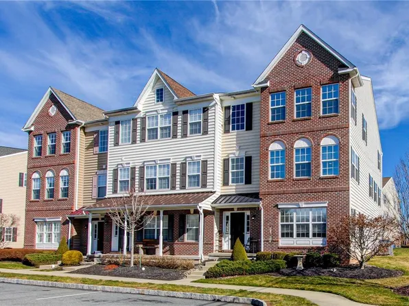 2007 Morgan Hill Dr #M16, Pennsburg, PA 18073