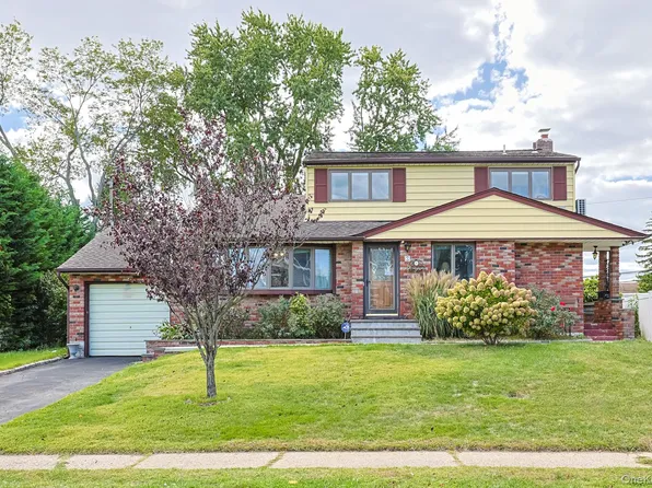 15 Alexander Drive, Syosset, NY 11791