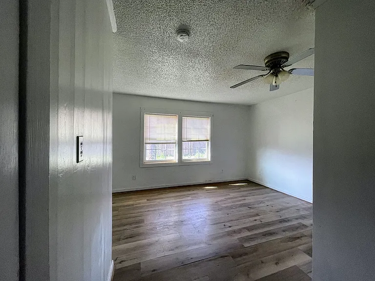 1404 S 14th St — Photo 10