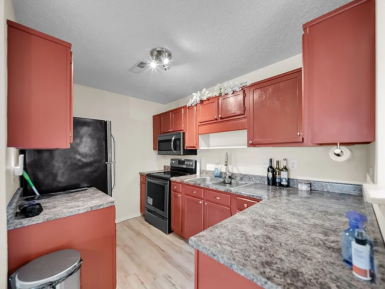 1725 Grand Bay Dr #MAIN — Photo 26