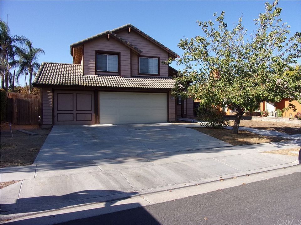 1st image of 444 Yosemite Cir