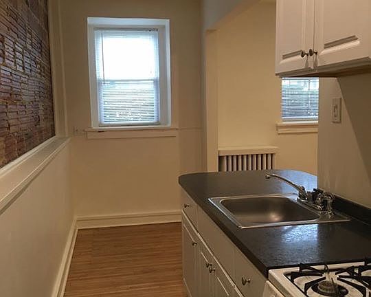 5th image of 148 Crestwood Ave #14