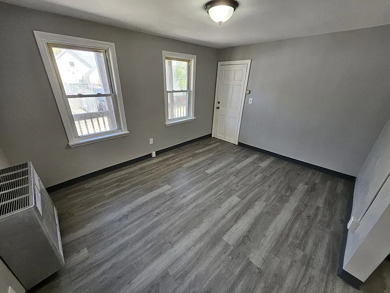 12 Van Buren St #A — Photo 7