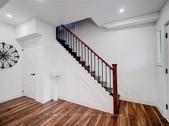 3rd image of 9 Gibson Ave