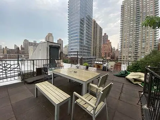 Rented by Bond New York | media 15