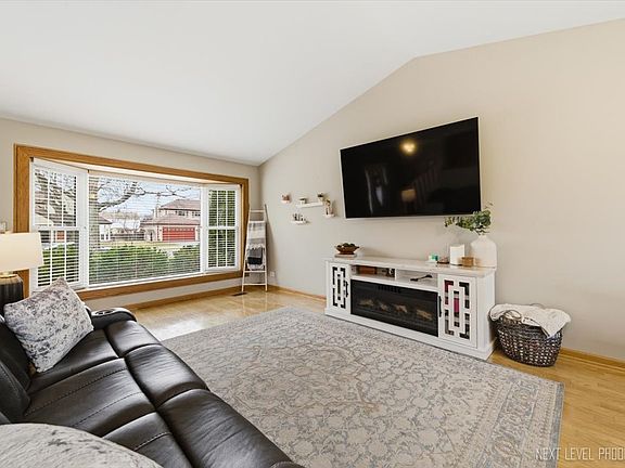 4th image of 517 Danbury Dr