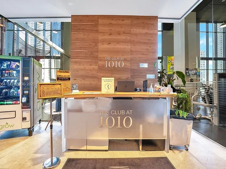 1010 Brickell Ave #1810 — Photo 9