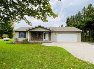 7630 Avoca Rd, Avoca, MI 48006