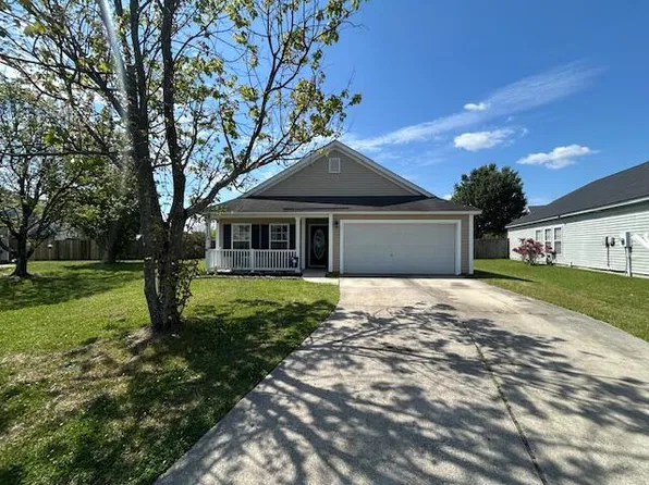 1119 Moss Grove Dr, Moncks Corner, SC 29461