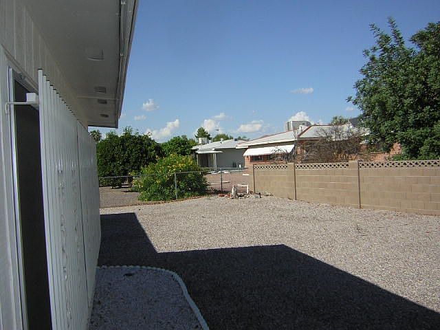 Pie-shaped back yard