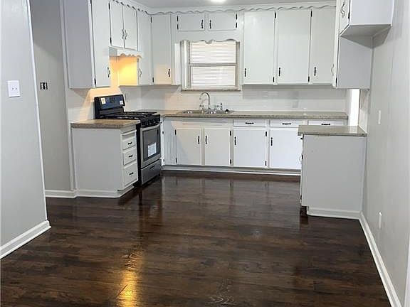 2nd image of 1301 Wayne St