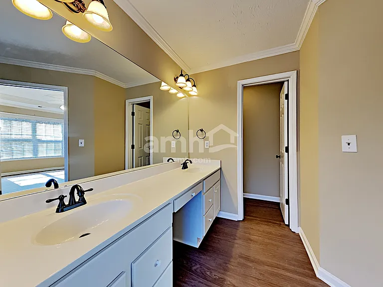 2355 Kirkstone Dr — Photo 12