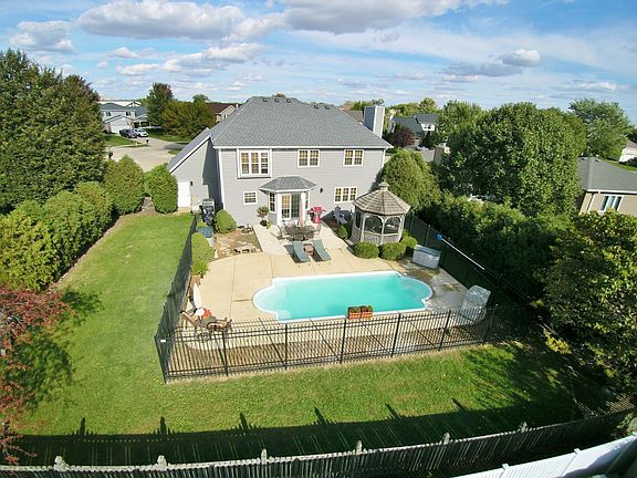 3rd image of 405 Feeney Dr