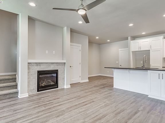 3rd image of 3991 SE Century Blvd #42